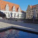 Fynbos In Der Altstadt, Frauenkirche, Historisch, Parkplatz *
