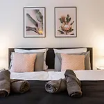 Fynbos In Der Altstadt, Frauenkirche, Historisch, Parkplatz דירה