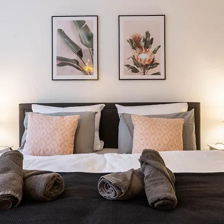 Fynbos In Der Altstadt, Frauenkirche, Historisch, Parkplatz Apartment