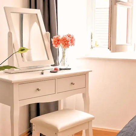 Apartman Fynbos In Der Altstadt, Frauenkirche, Historisch, Parkplatz